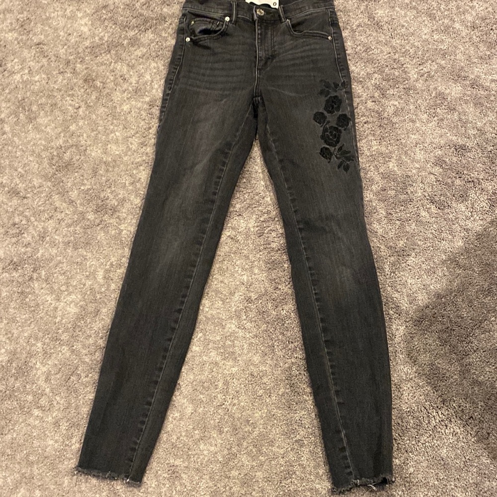Garage black embroidered jean size 0